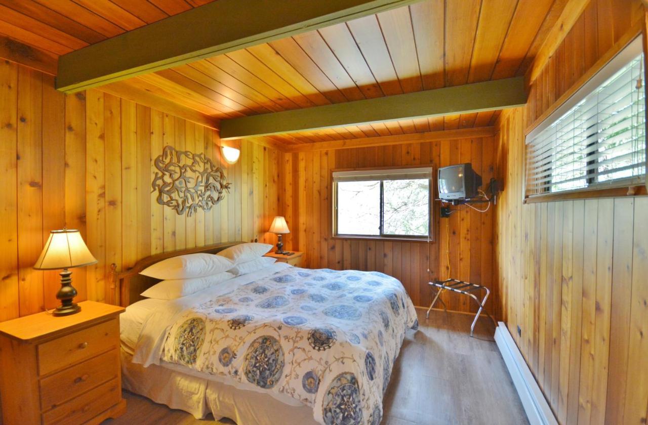 Pender Harbour Resort & Marina Garden Bay Exterior photo