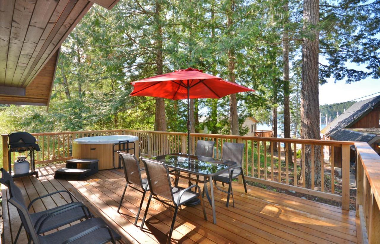 Pender Harbour Resort & Marina Garden Bay Exterior photo