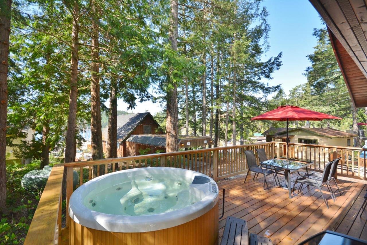 Pender Harbour Resort & Marina Garden Bay Exterior photo