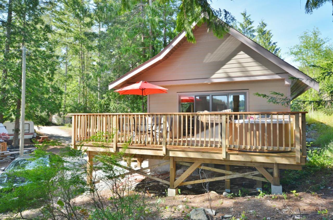 Pender Harbour Resort & Marina Garden Bay Exterior photo