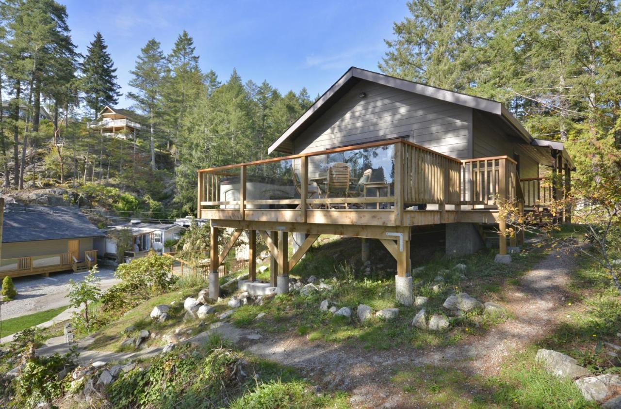Pender Harbour Resort & Marina Garden Bay Exterior photo