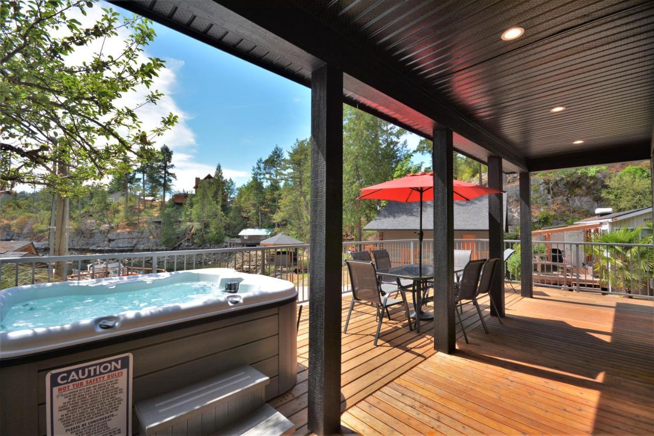 Pender Harbour Resort & Marina Garden Bay Exterior photo