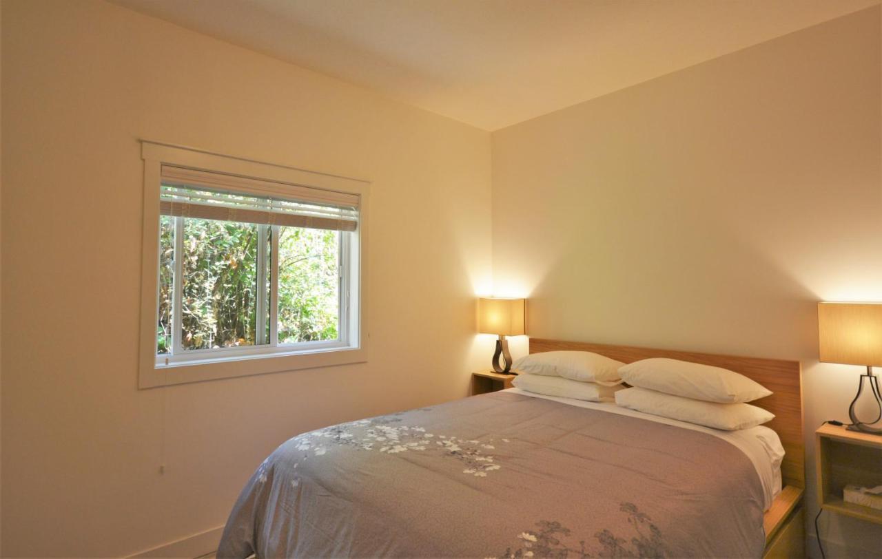Pender Harbour Resort & Marina Garden Bay Exterior photo