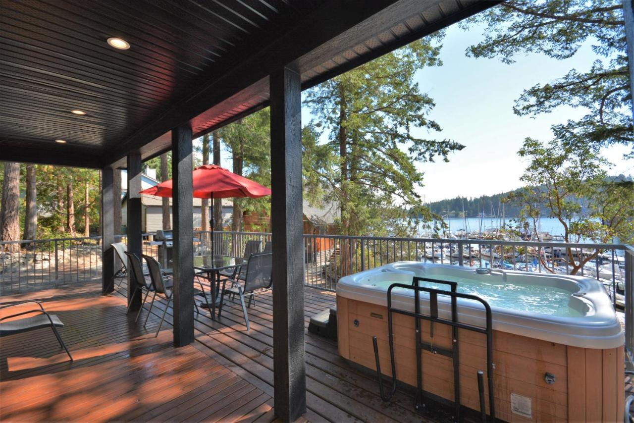 Pender Harbour Resort & Marina Garden Bay Exterior photo