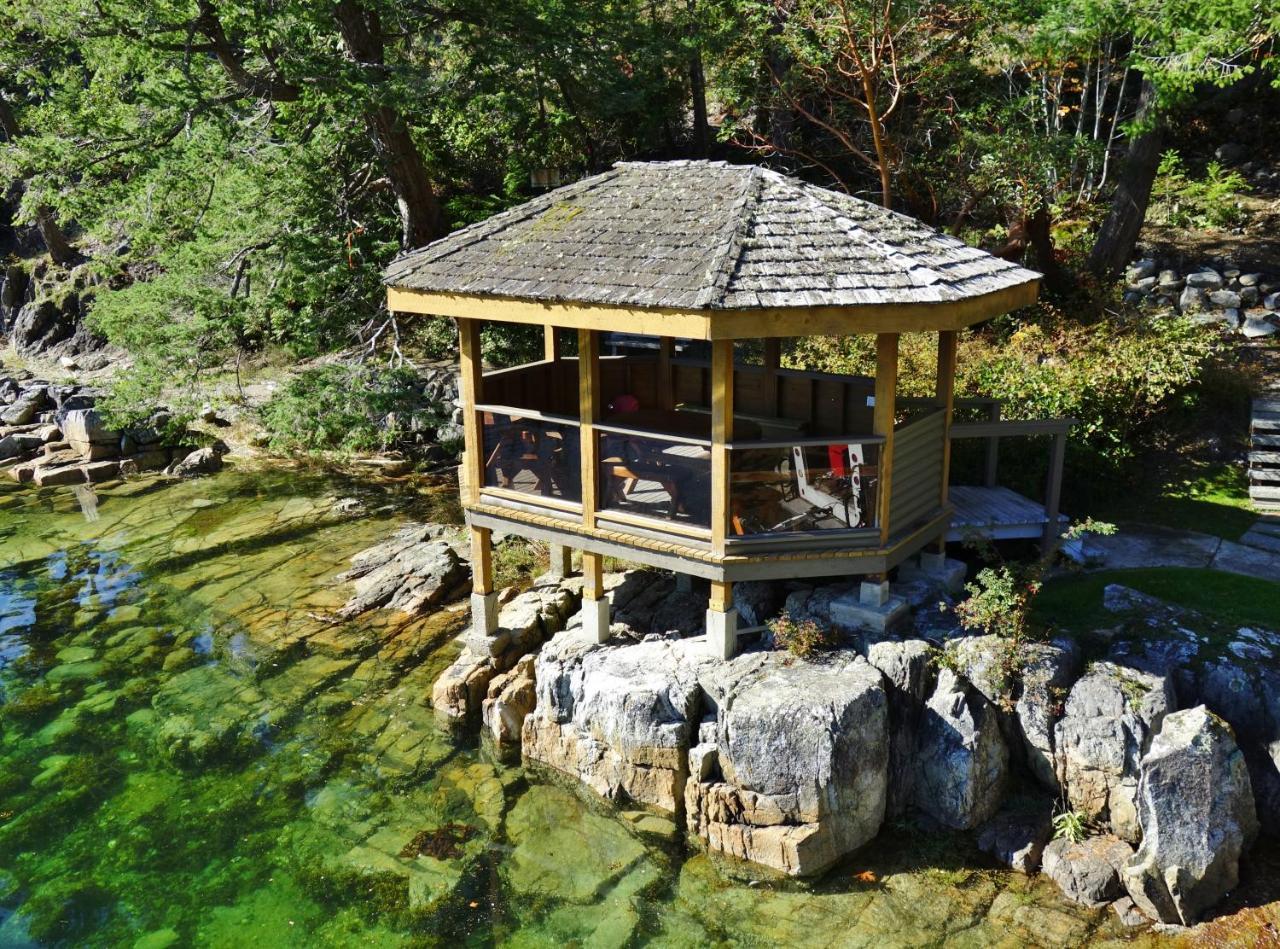 Pender Harbour Resort & Marina Garden Bay Exterior photo