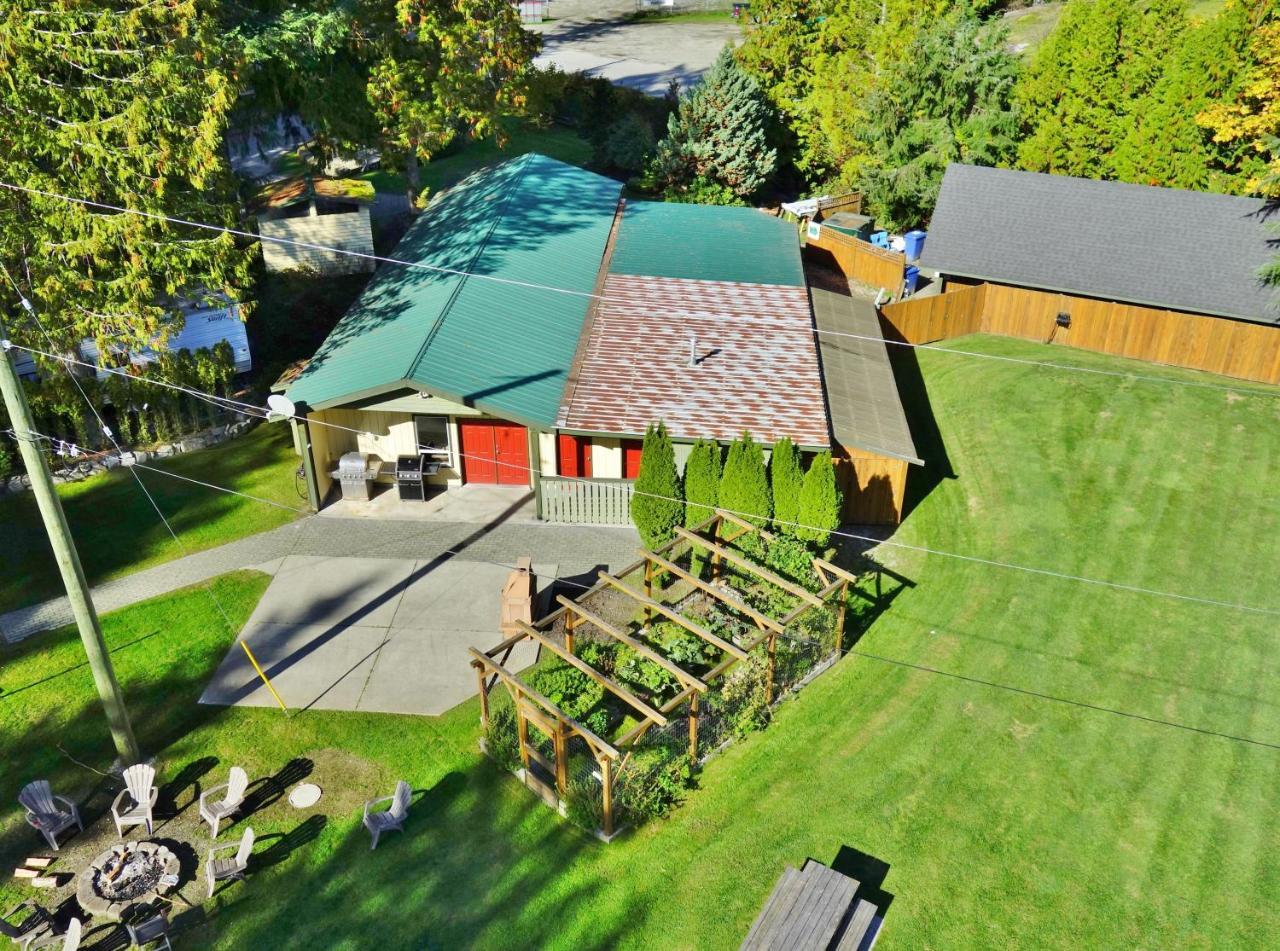 Pender Harbour Resort & Marina Garden Bay Exterior photo